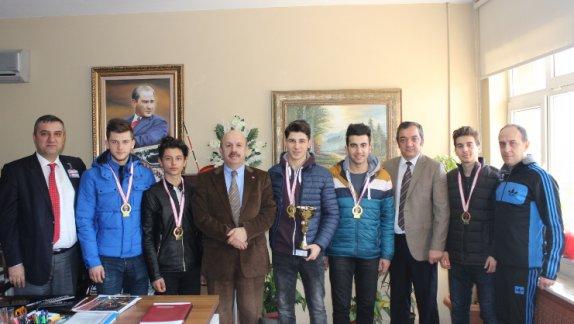 Tayfur Bayar Anadolu Lisesi Öğrencilerinin Spor Başarısı