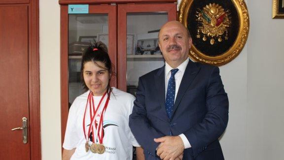 Şehit Piyade Astsubay Çavuş Soner Özübek Ortaokulu Özel Eğitim öğrencisi Deniz Dila DİNÇ´in Spor Başarısı