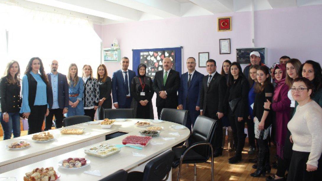 Yavuz Selim İlkokulu´na 24 Kasım Öğretmenler Günü ziyareti