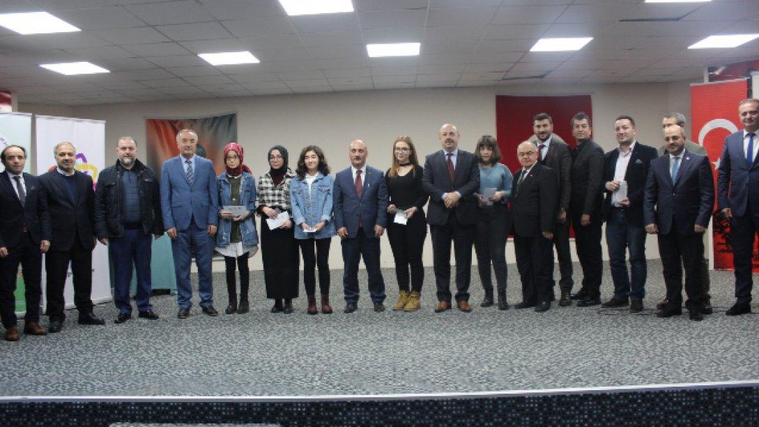 Çamlıca Kız Anadolu İmam Hatip Lisesi´nin  Demokrasi Zaferi Resim Yarışması Ödül Töreni