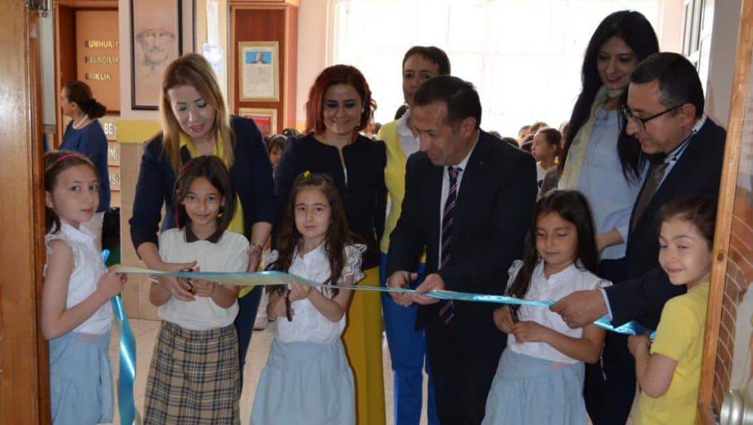 Reşat Benli İlkokulu E-twinning sergi açılışı.