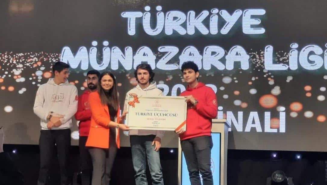 Eskişehir Anadolu Lisesinin Münazara Başarısı